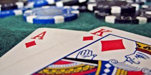 Unraveling the Mechanics of Random Outcomes in Online Gambling Games